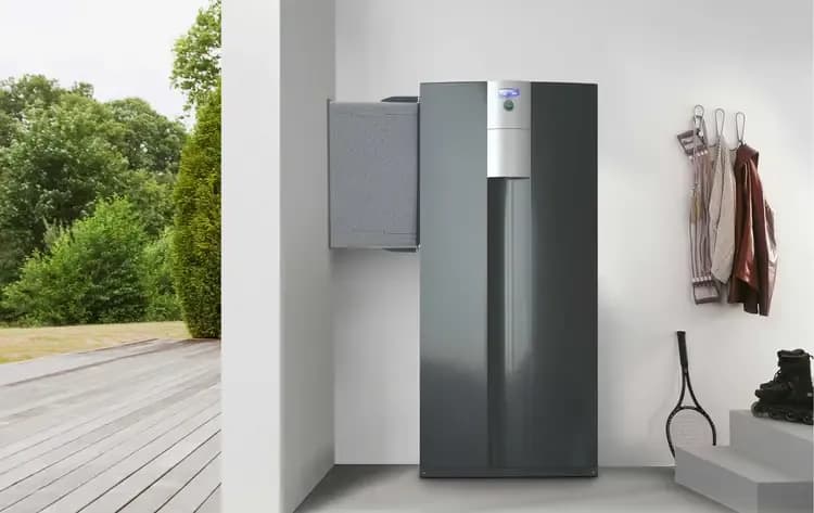 Moderne Wärmepumpe von alpha innotec