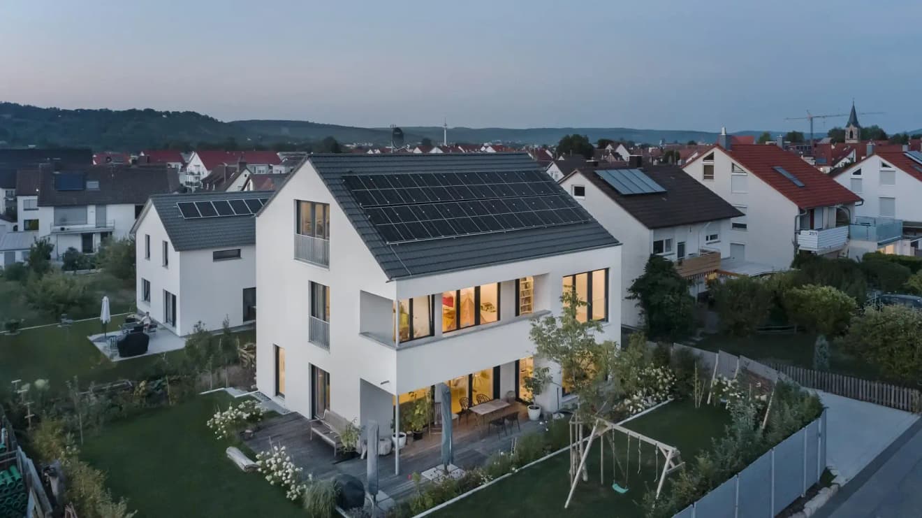 Modernes Architektenhaus mit Satteldach