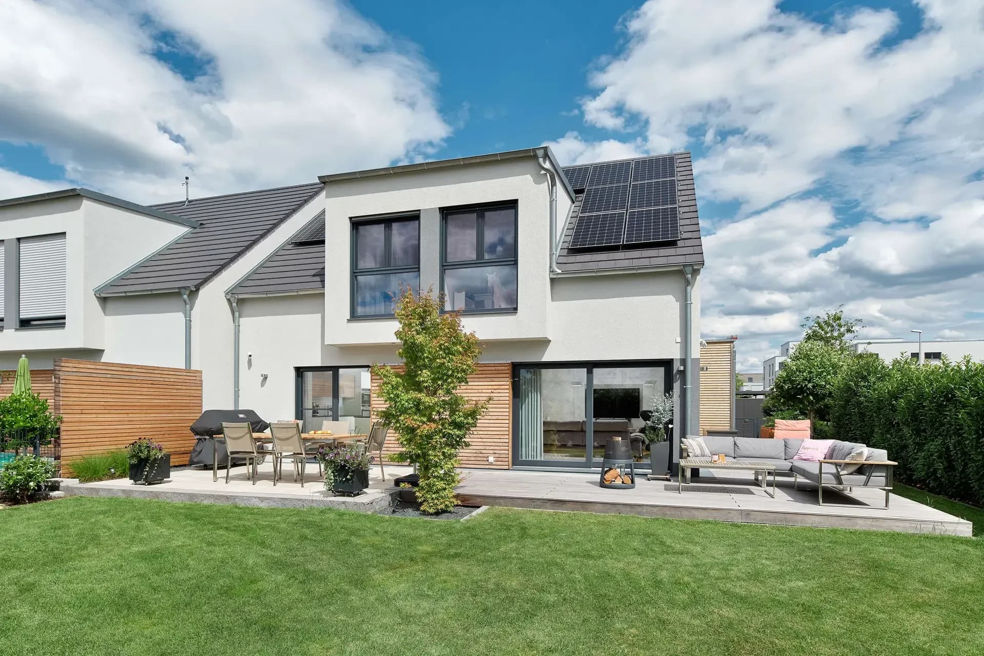 Heizung im Fertighaus: Einfamilienhaus mit Solaranlage